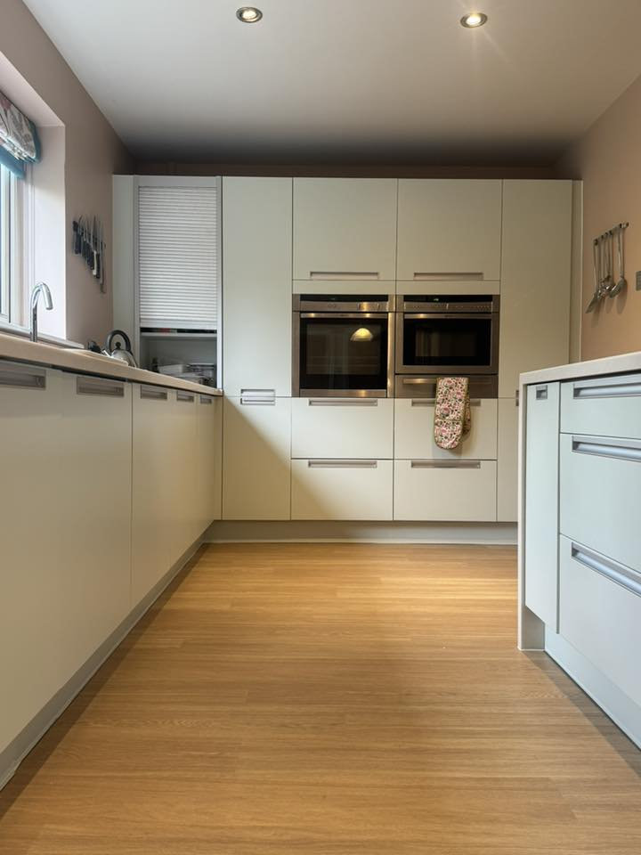 After kitchen respraying – factory-quality finish
